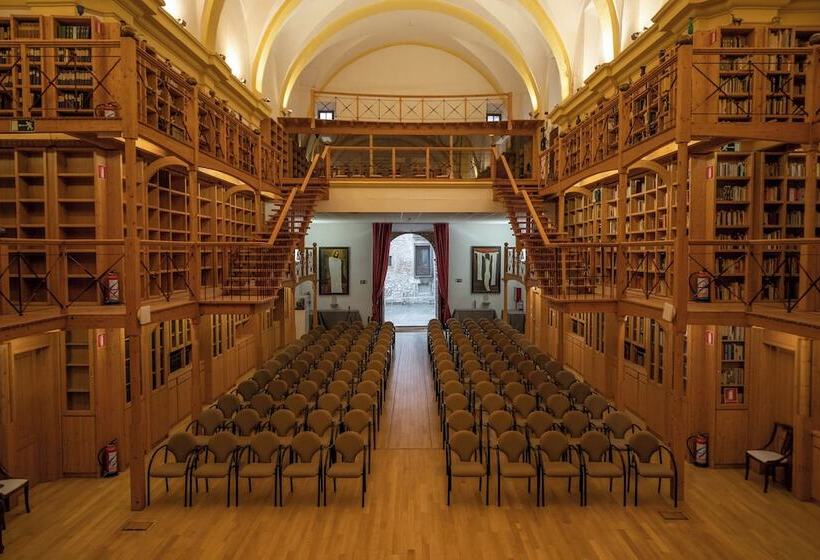 هتل Hospederia Seminario Conciliar De San Julián