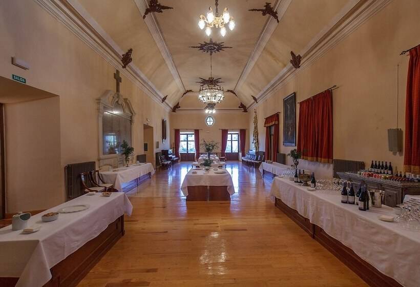 هتل Hospederia Seminario Conciliar De San Julián