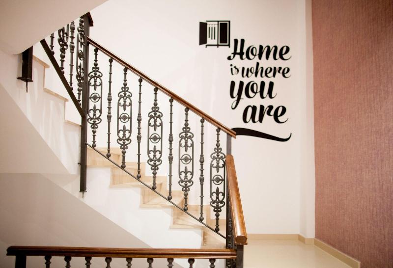 فندق Host & Home