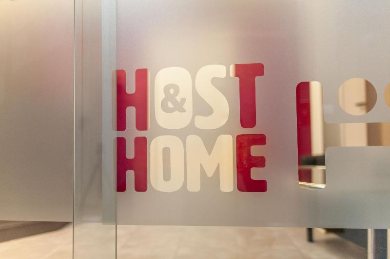 فندق Host & Home