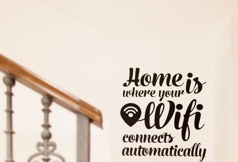 فندق Host & Home