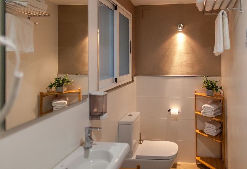 فندق Host & Home