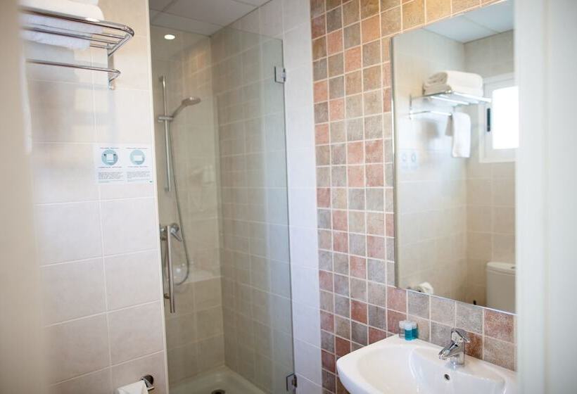 فندق Host & Home