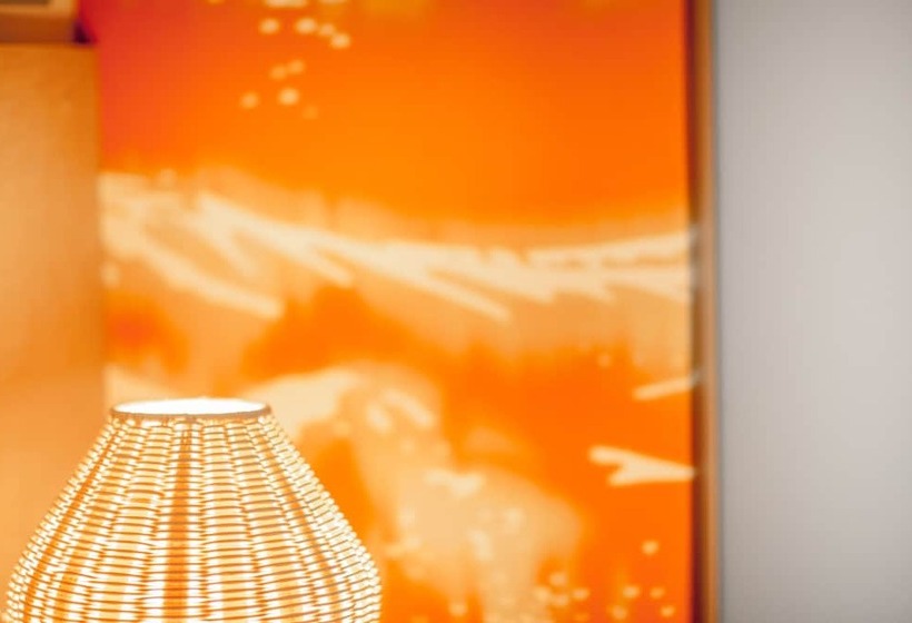 فندق Host & Home