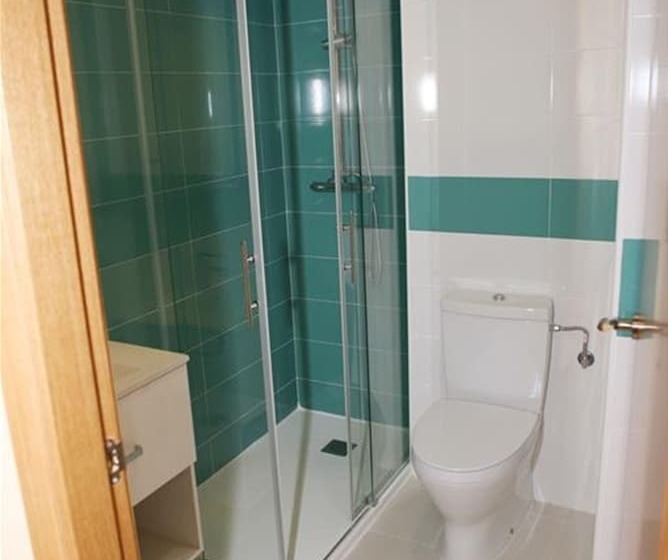 هتل Hostal Dona Juana