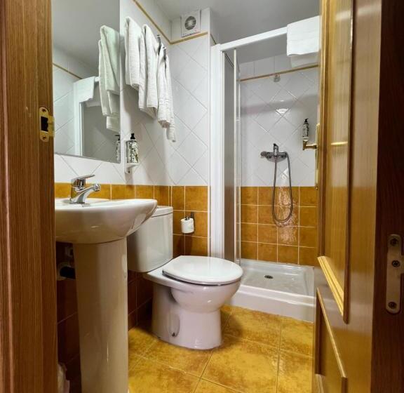 هتل Hostal La Colmena