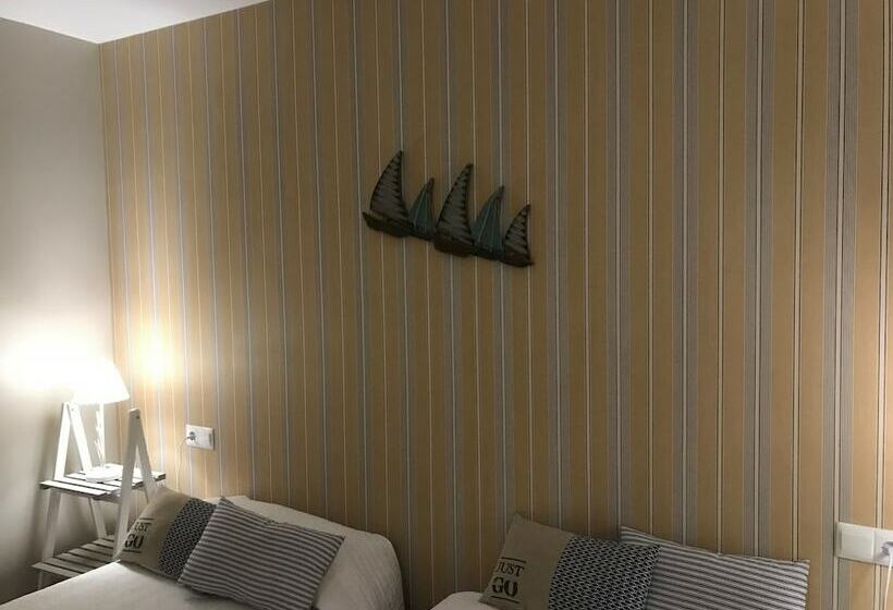 ホテル Hostal Llanda