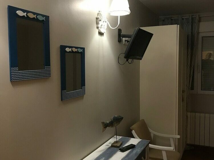 ホテル Hostal Llanda