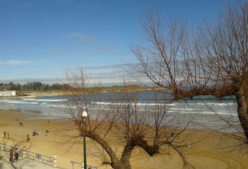 Отель Hostal Rocamar