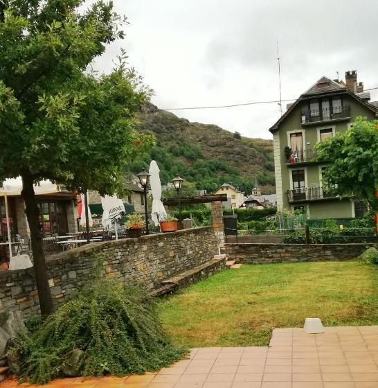 בית מלון כפרי Hostaltina