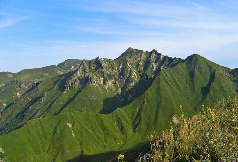 호텔 Hôtel Les Charmilles