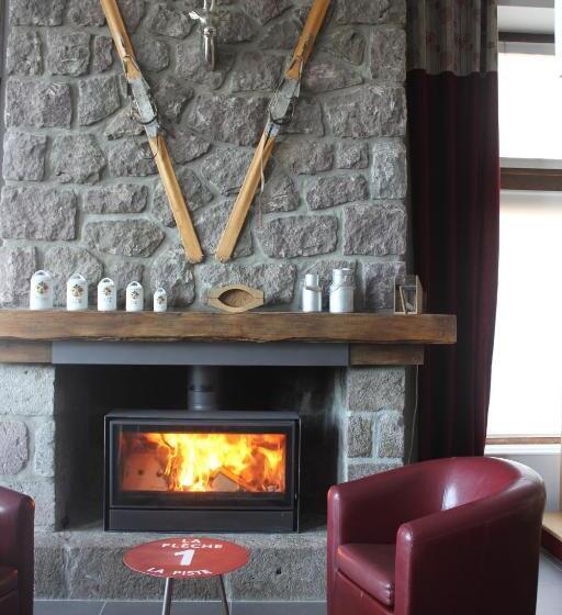 호텔 Hôtel Les Charmilles