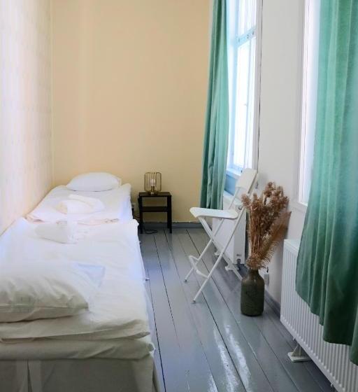 ホテル Kesähostelli Kärkisaari