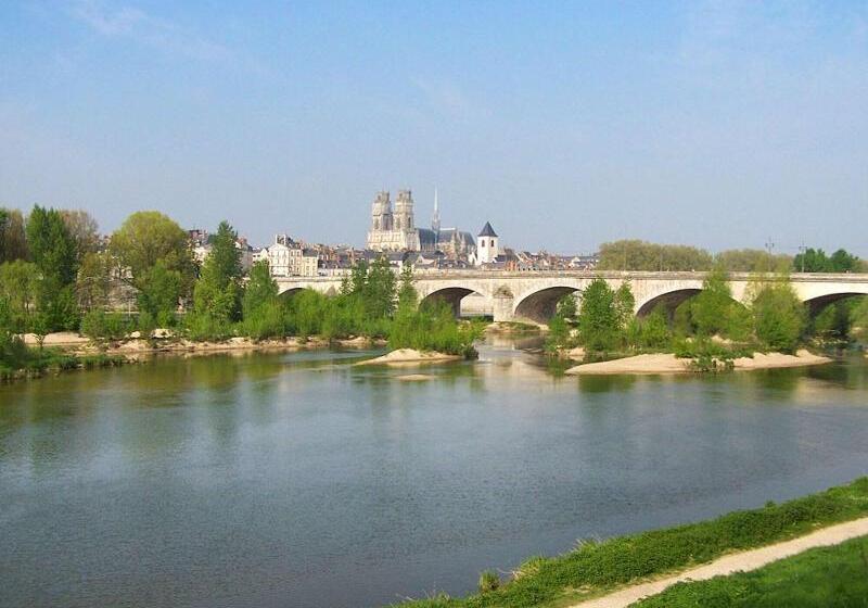 בית מלון כפרי Ibis Budget Orléans Sud Comet