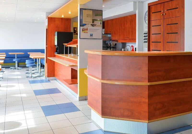 בית מלון כפרי Ibis Budget Orléans Sud Comet