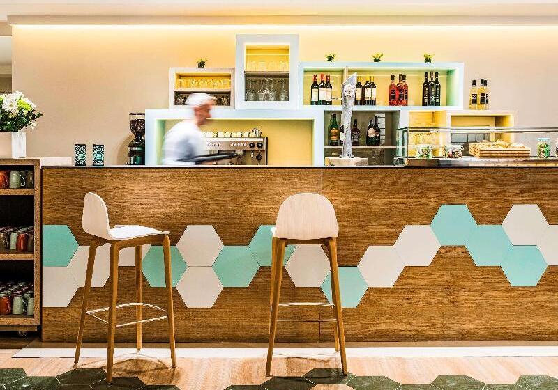 Отель Ibis Styles Barcelona Centre