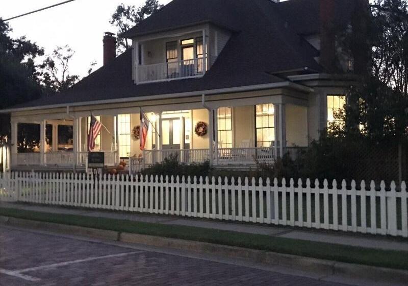 Отель Kennedy Manor B&b