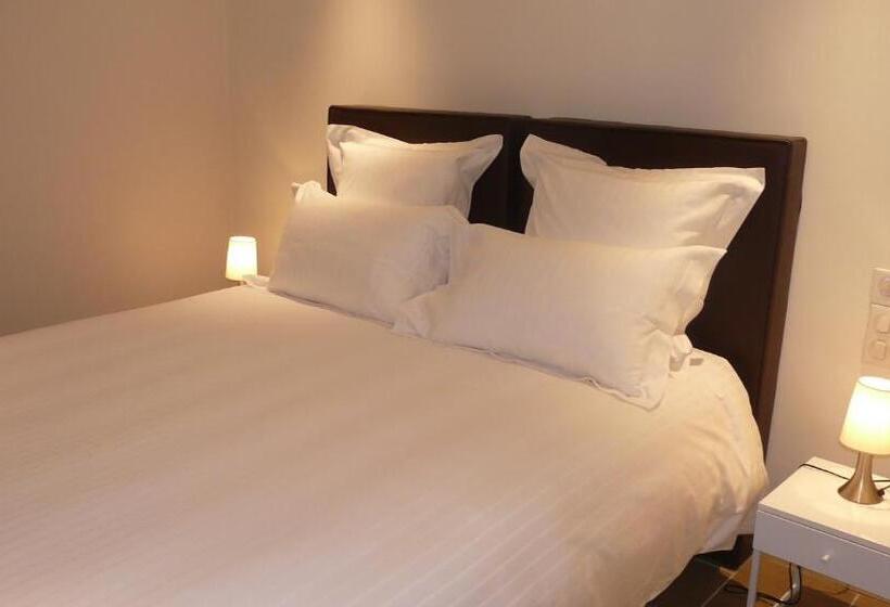 هتل Le Porche De Sarlat