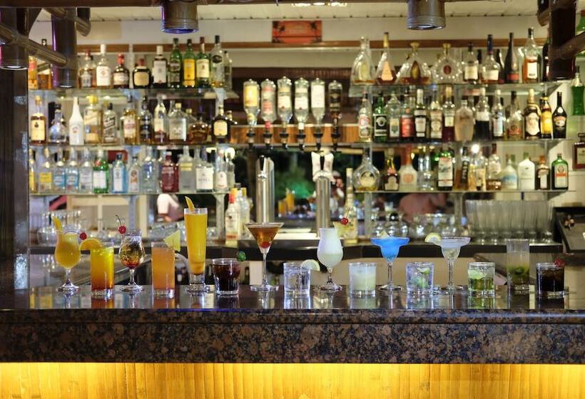 هتل Malapascua Exotic Island Dive Resort