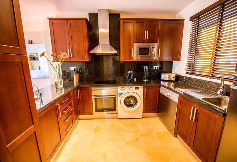 فندق Malibu Apartments