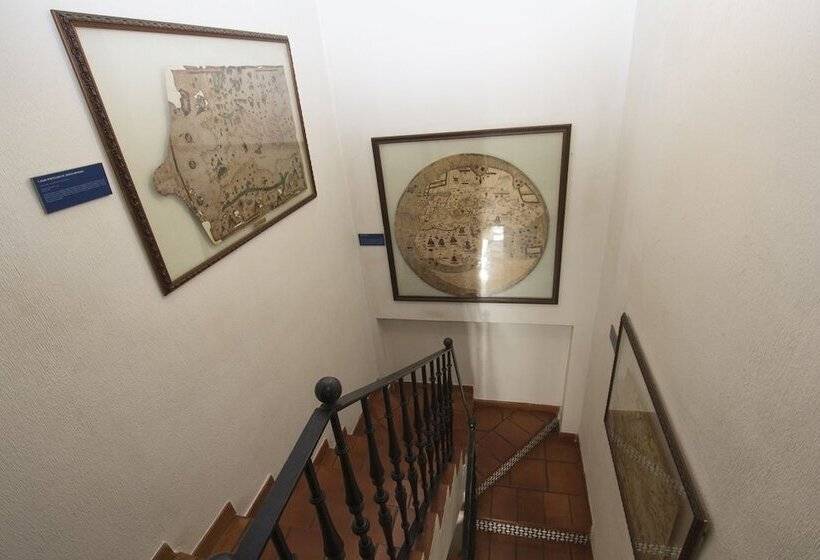 هتل Meson Casa De Guzman