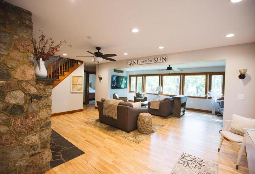 Отель Mission Springs Lake House