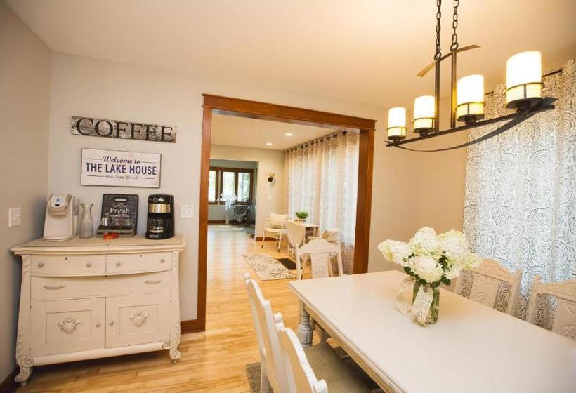 Отель Mission Springs Lake House