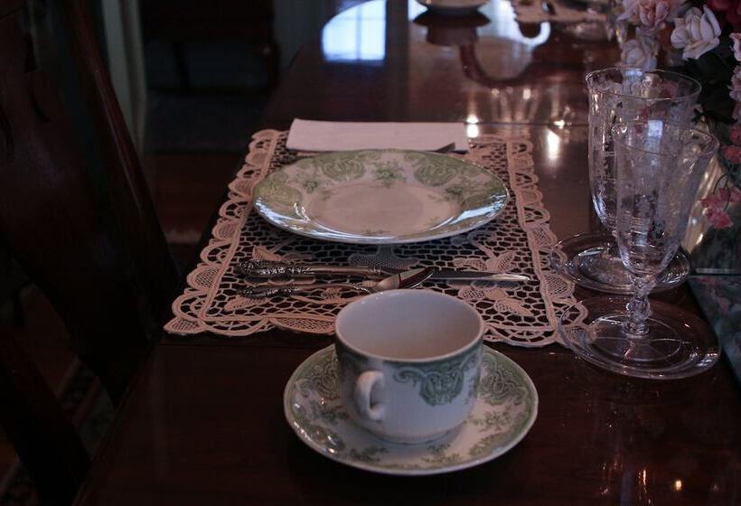 酒店 Moore House Bed And Breakfast