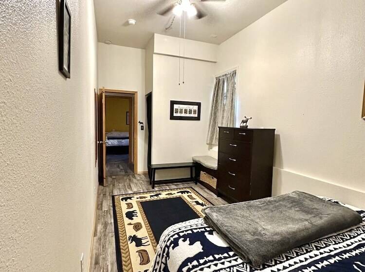 호텔 Moose Tracks B & B