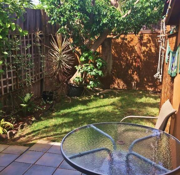 בית מלון כפרי Ocean Breeze Hideaway