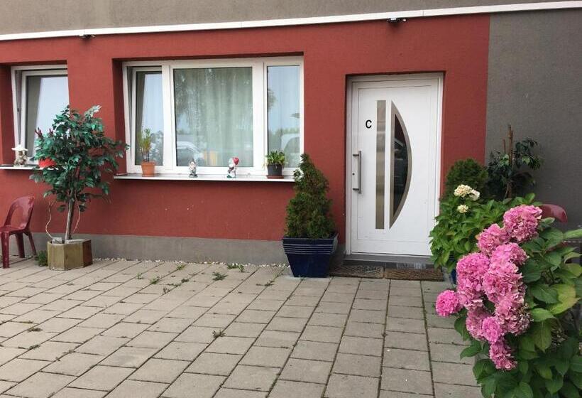 هتل Pension Alis Augsburg