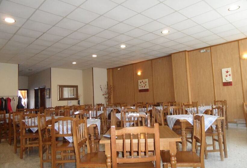 호텔 Pensión Los Trillizos