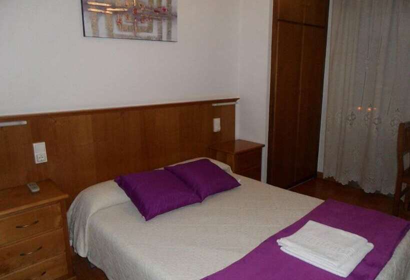 호텔 Pensión Los Trillizos