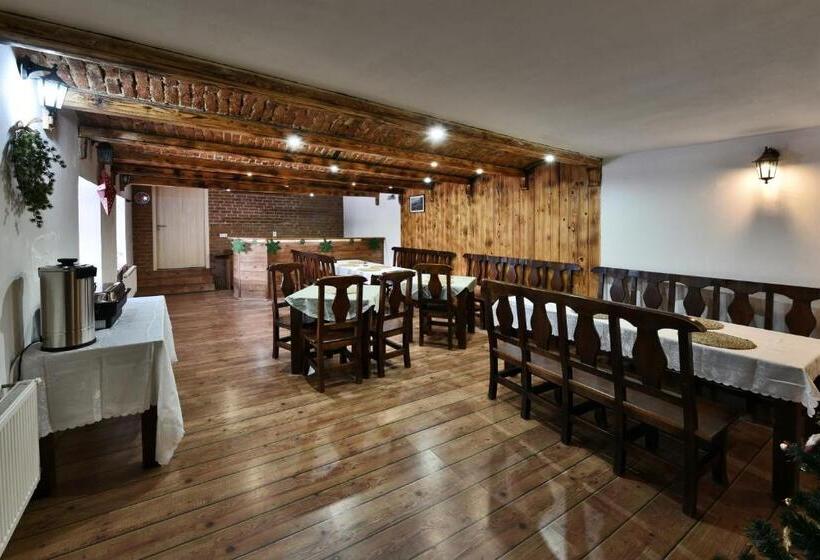 فندق Penzion Crystal