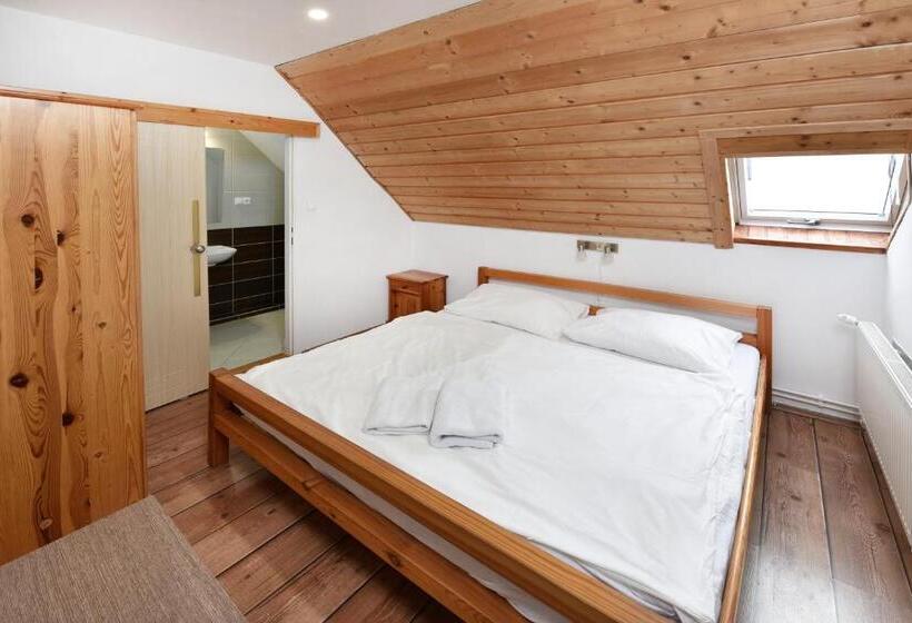 فندق Penzion Crystal