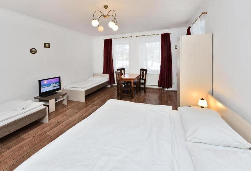 فندق Penzion Crystal