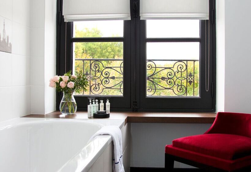 Relais De Chambord, A Small Luxury Hotels Of The World