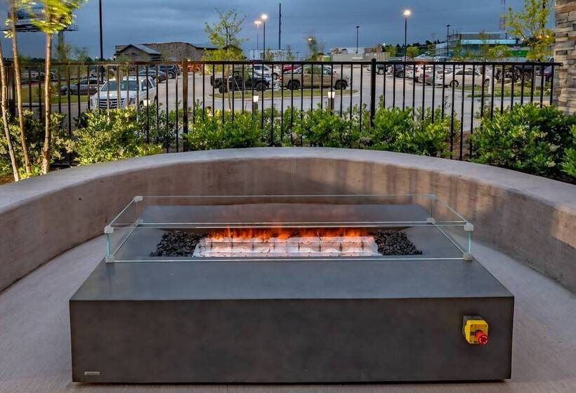 هتل Residence Inn By Marriott Dallas At The Canyon