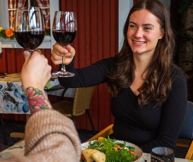 فندق Saariselkä Inn Majatalo Panimo