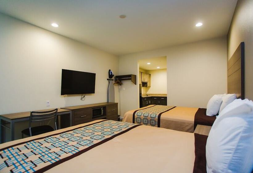 Отель Scottish Inn & Suites Atascocita