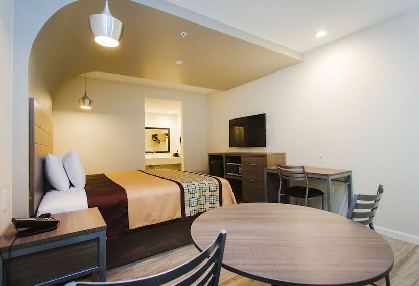 Отель Scottish Inn & Suites Atascocita