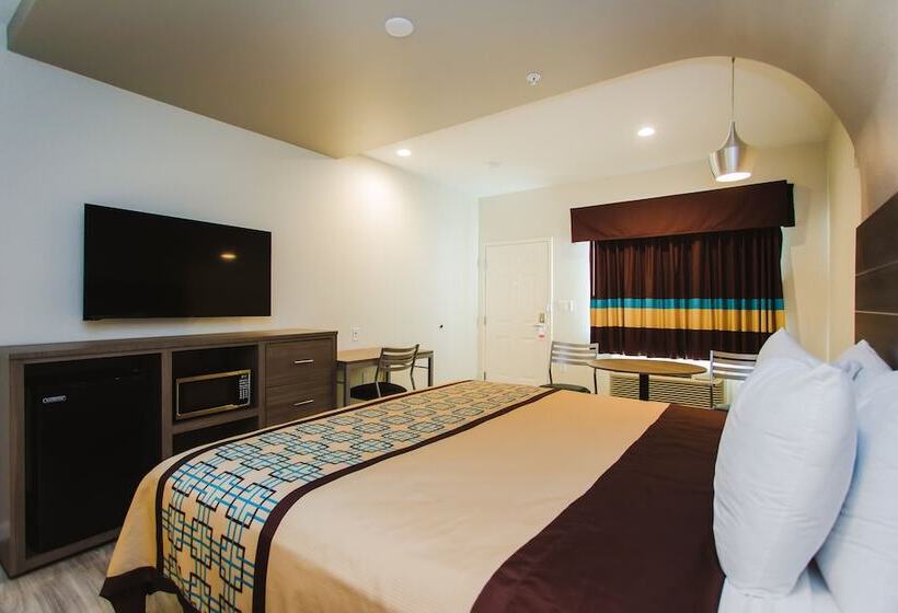 Отель Scottish Inn & Suites Atascocita