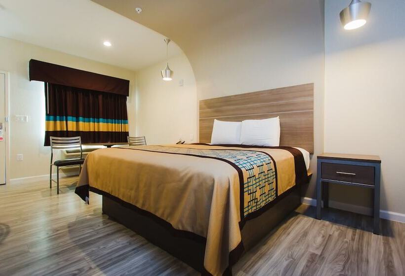 Отель Scottish Inn & Suites Atascocita