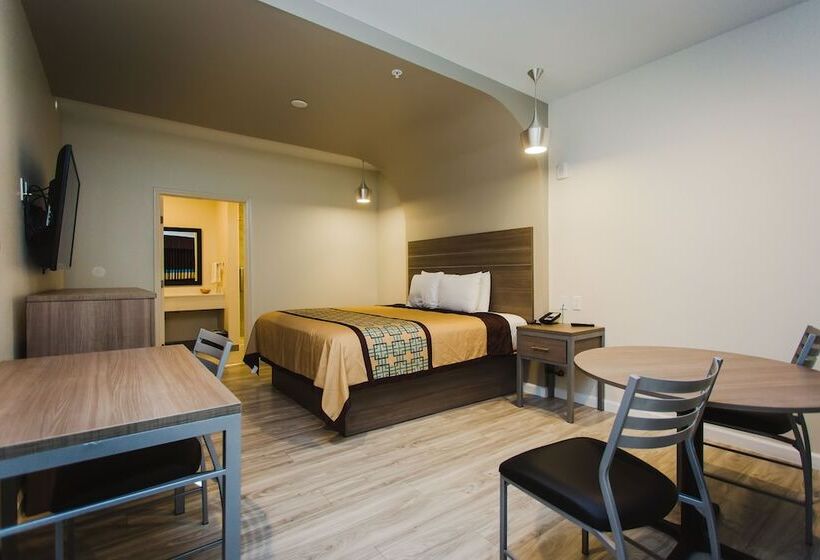 Отель Scottish Inn & Suites Atascocita