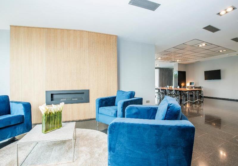 هتل Sevilla Green Suites