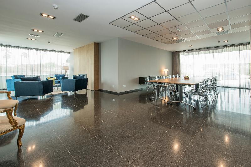 هتل Sevilla Green Suites