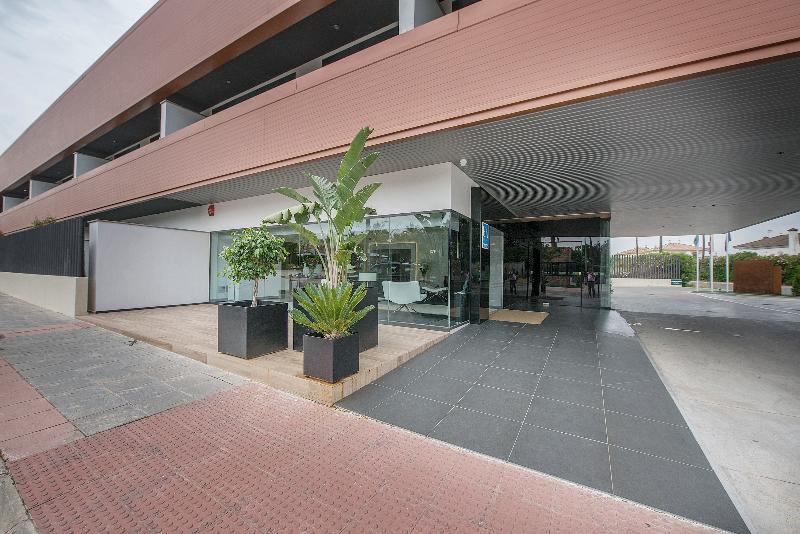 هتل Sevilla Green Suites