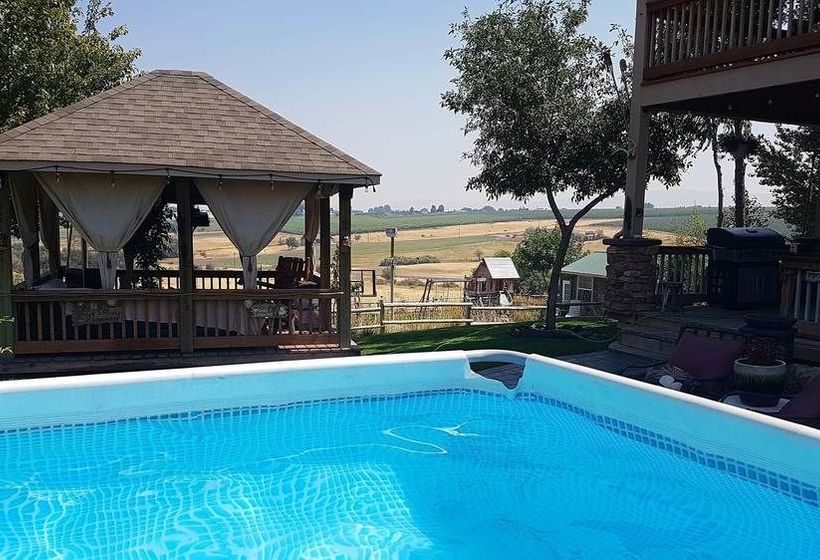 Отель Shangrila Bnb