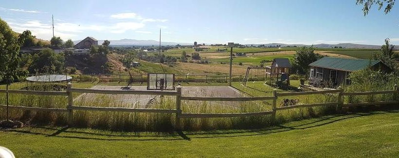 Отель Shangrila Bnb