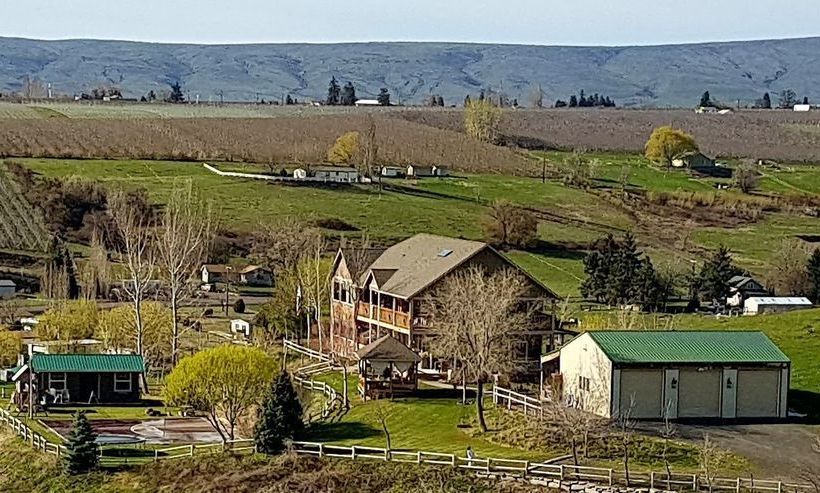 Отель Shangrila Bnb